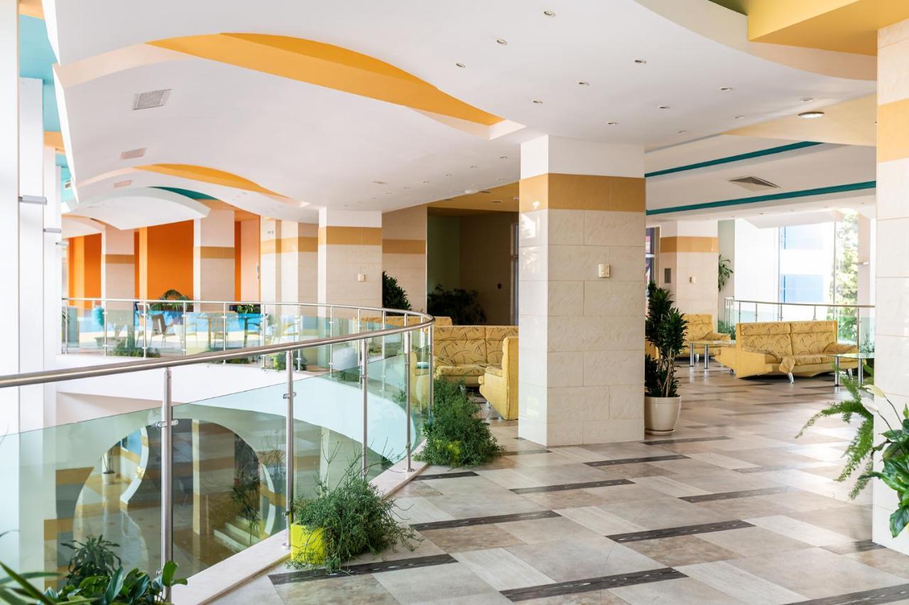 Trakia Plaza Hotel & Apartments Pantai Sunny Luaran gambar
